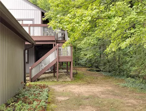 2143 Pinebrook Trl, Cuyahoga Falls, OH 44223
