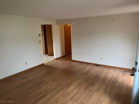 Living - 13540 Nancy St, Paulding, OH 45879 photo 2 of 2