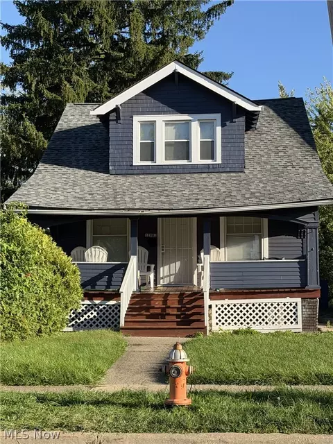 12901 Maplerow Ave, Garfield Heights, OH 44105