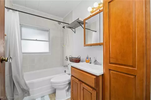 Bath - 294 Longford Ave, Elyria, OH 44035 photo 1 of 1