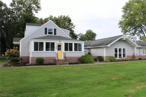 542 Lee Lore Dr, Chippewa Lake, OH 44215