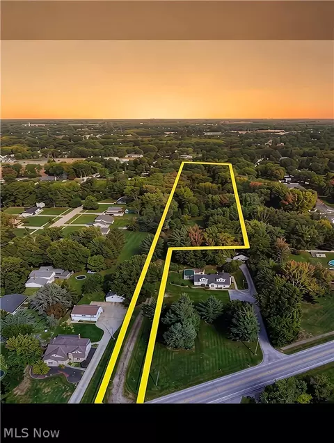 9547 Johnnycake Ridge Rd, Mentor, OH 44060