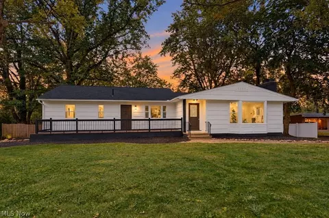 3026 38th St NW, Canton, OH 44718