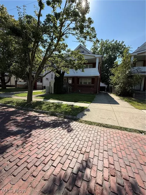 1426 E 175th St, Cleveland, OH 44110