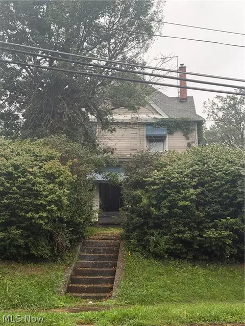 824 Fulton Rd NW, Canton, OH 44703