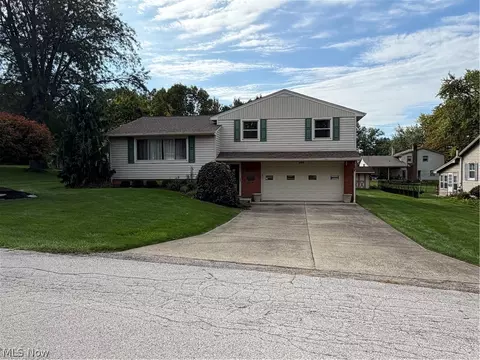 309 Bell Ave, Columbiana, OH 44408