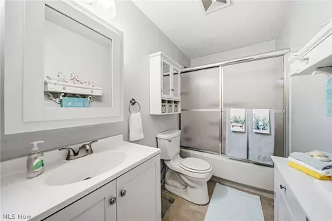 Bath - Undisclosed, Willoughby, OH 44094 photo 1 of 2