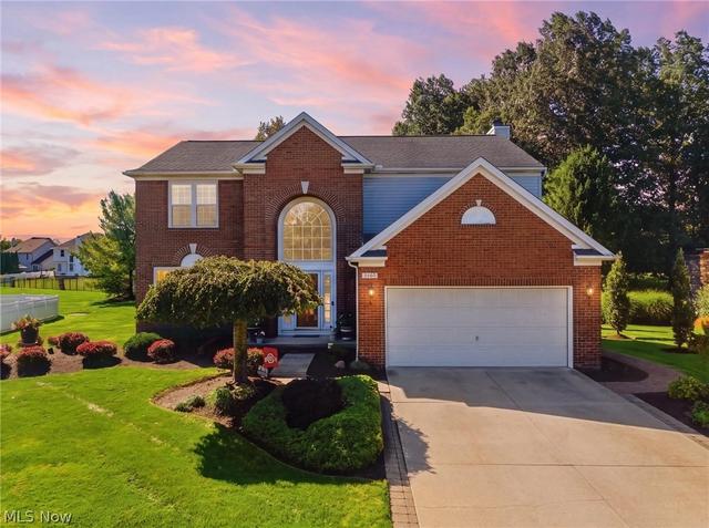 9260 Aaron Ln, Olmsted Twp, OH 44138