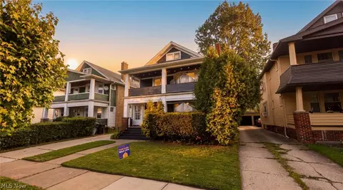 2021 Lewis Dr, Lakewood, OH 44107
