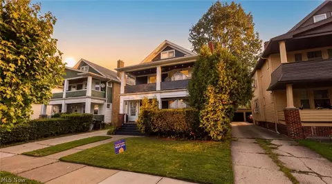 2021 Lewis Dr, Lakewood, OH 44107