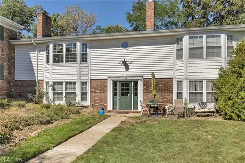 6985 Carriage Hill Dr #103, Brecksville, OH 44141