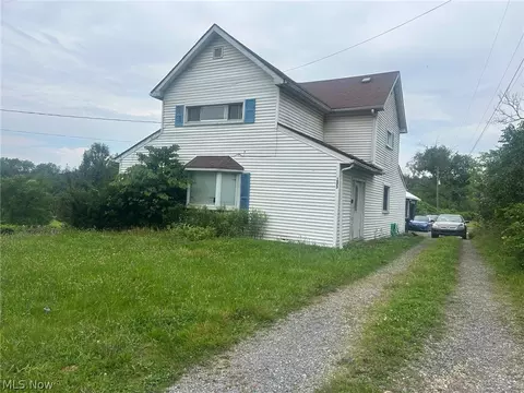 1577 1575 State Route 39 NE, New Philadelphia, OH 44663