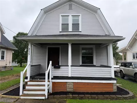 215 E Friend St E, Columbiana, OH 44408