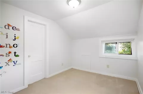 Bedroom - 33150 Miles Rd, Solon, OH 44139 photo 5 of 10