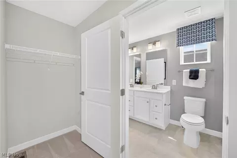 Entry Way - 302 Ridgewater Dr, Elyria, OH 44035 photo 5 of 5
