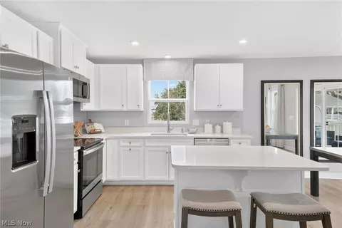 Kitchen - 302 Ridgewater Dr, Elyria, OH 44035 photo 3 of 3