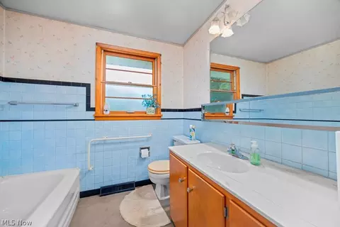 Bath - 124 Yunker Ct, Elyria, OH 44035 photo 1 of 1