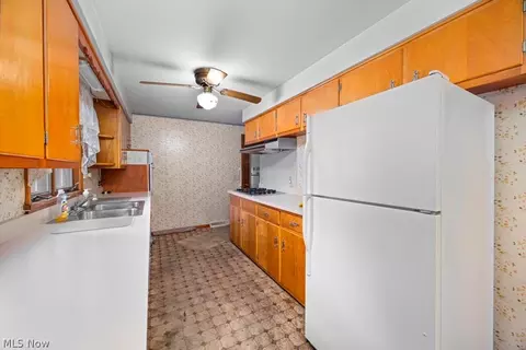 Kitchen - 124 Yunker Ct, Elyria, OH 44035 photo 1 of 4