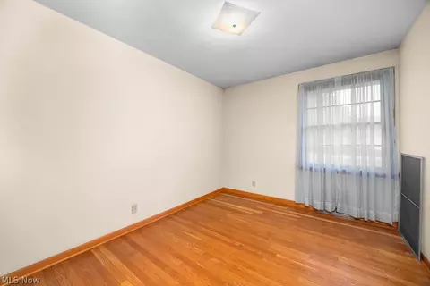 Bedroom - 124 Yunker Ct, Elyria, OH 44035 photo 6 of 9