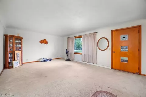 Living - 124 Yunker Ct, Elyria, OH 44035 photo 4 of 4