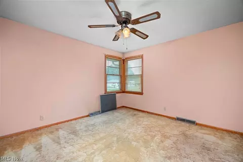 Bedroom - 124 Yunker Ct, Elyria, OH 44035 photo 3 of 9