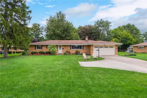 5323 Evergreen Dr, North Olmsted, OH 44070