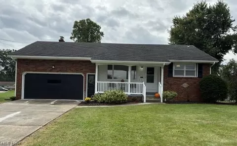3984 Artmar Dr, Austintown, OH 44515