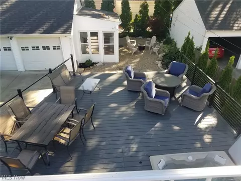 Exterior - 90 E 207th St, Euclid, OH 44123 photo 7 of 8