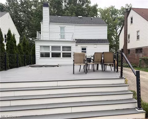 Exterior - 90 E 207th St, Euclid, OH 44123 photo 5 of 8