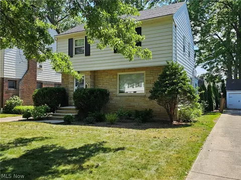 Exterior - 90 E 207th St, Euclid, OH 44123 photo 2 of 8