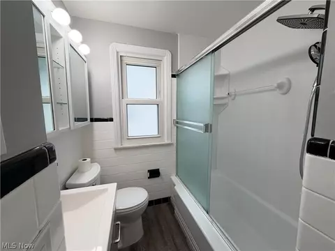 Bath - 90 E 207th St, Euclid, OH 44123 photo 2 of 3