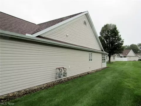 Exterior - 7862 Walnut St #B, Boardman, OH 44512 photo 4 of 6