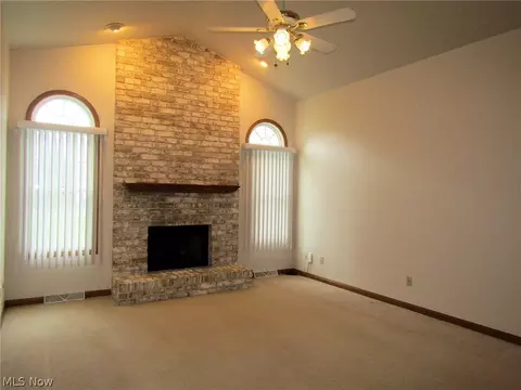 Living - 7862 Walnut St #B, Boardman, OH 44512 photo 3 of 4