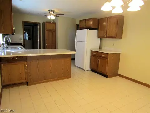 Kitchen - 7862 Walnut St #B, Boardman, OH 44512 photo 6 of 6