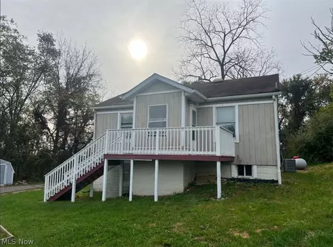 52680 Summit Ave, Saint Clairsville, OH 43950