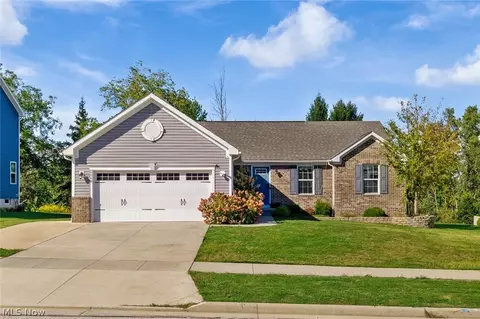 2049 W Woodland Dr, Akron, OH 44313