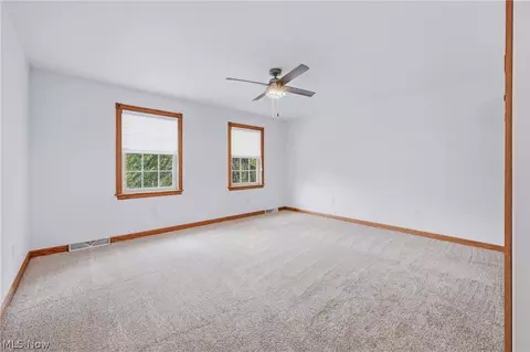 Bedroom - 2412 E Pointe Dr SE, Warren, OH 44484 photo 6 of 9
