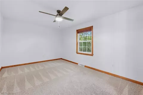 Bedroom - 2412 E Pointe Dr SE, Warren, OH 44484 photo 8 of 9