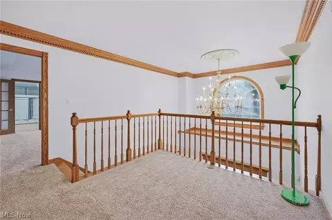 Entry Way - 2412 E Pointe Dr SE, Warren, OH 44484 photo 4 of 4