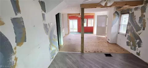 Entry Way - 1394 East Ave, Elyria, OH 44035 photo 1 of 4