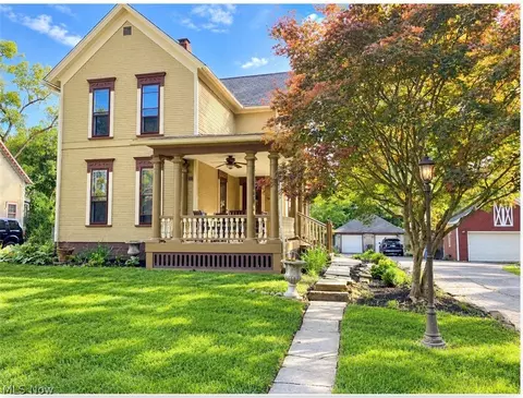 88 E Streetsboro St, Hudson, OH 44236