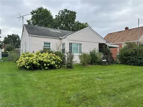 6105 Vandalia Ave, Brooklyn, OH 44144