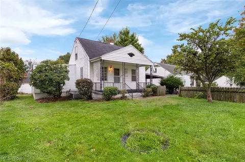 3213 Regent Ave NE, Canton, OH 44705