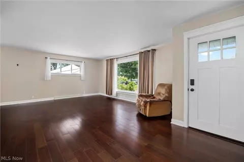 Living - 6860 Murray Ridge Rd, Elyria, OH 44035 photo 3 of 6