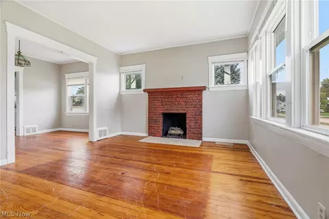 Living - 287 E 248th St, Euclid, OH 44123 photo 1 of 5