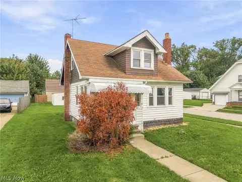 Exterior - 287 E 248th St, Euclid, OH 44123 photo 2 of 7