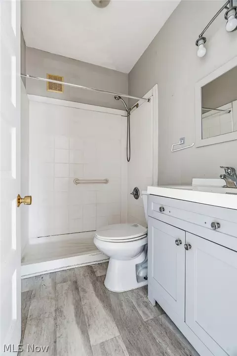 Bath - 287 E 248th St, Euclid, OH 44123 photo 1 of 2