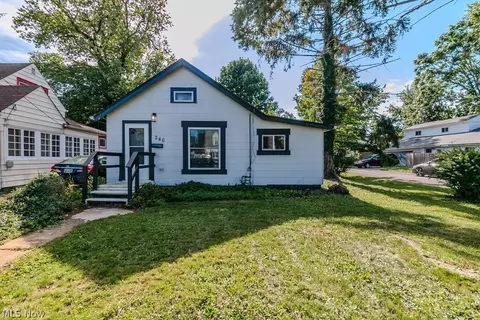 246 Courtland Blvd, Eastlake, OH 44095