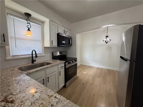 Kitchen - 39 Renee, Struthers, OH 44471 photo 1 of 2