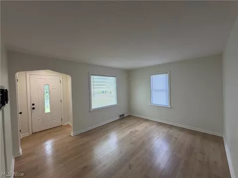 Living - 39 Renee, Struthers, OH 44471 photo 2 of 2